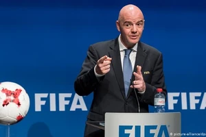 Chủ tịch FIFA, Gianni Infantino khẳng định sẽ làm sạch khoản “tiền bẩn” này.