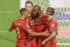 Romelu Lukaku đánh dấu cột mốc 100 trận khoác áo tuyển Bỉ bằng một bàn thắng.