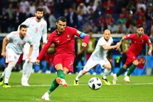 Cristiano Ronaldo sút phạt đền chính ở tuyển Bồ Đào Nha chứ không phải Bruno Fernandes.