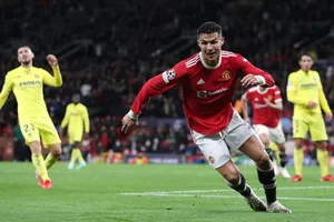 Cristiano Ronaldo ăn mừng bàn thắng muộn đầy quý giá.