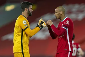 Fabinho và Alisson khó lòng ra sân cuối tuần này.