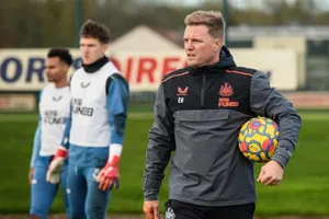 HLV Eddie Howe đã bắt đầu buổi tập cùng đội bóng mới từ thứ ba.