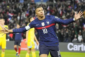Tiền đạo Kylian Mbappe lần đầu ghi 4 bàn thắng cho tuyển Pháp.
