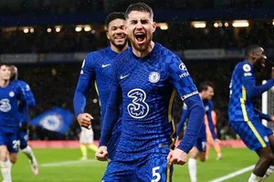 Jorginho phấn khích sau khi kết thúc màn rượt đuổi tỷ số điên rồ. Ảnh: Getty Images