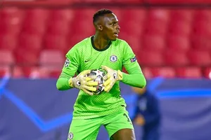 Edouard Mendy là cái tên duy nhất ngoài Man.City và Liverpool lọt vào đội hình.