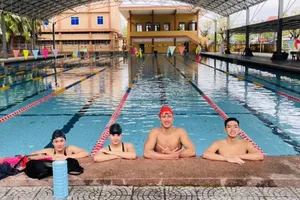 Đội tuyển bơi tập luyện tại Trung tâm HLTTQG Đà Nẵng. Ảnh: Đ.H