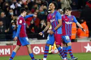 Emerick Aubameyang đang tìm lại bản năng ghi bàn tuyệt vời của mình tại Barca.