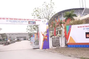 Nhà thi đấu Hoài Đức (Hà Nội) đã treo băng rôn, khẩu hiệu với không khí SEA Games 31 sắp tới gần. Ảnh: NGỌC TÚ
