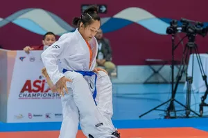 Tuyển thủ Phùng Thị Huệ đã thi đấu hiệu quả ở giải châu Á 2022. Ảnh: JJAU 