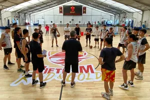 Tuyển bóng rổ nam đang tập tại TPHCM. Ảnh: LĐ bóng rổ VN.