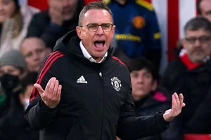 HLV Ralf Rangnick thừa nhận không giải quyết được những vấn đề ở sân Old Trafford.