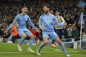 Man.City thắng trận 4-3 ở trận bán kết lượt đi nghẹt thở trên sân Etihad.