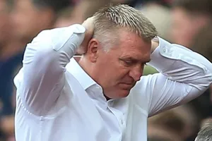 HLV Dean Smith thất vọng vì không thể giúp Norwich tránh cảnh lần thứ 6 rớt hạng.