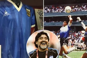 Áo đấu của huyền thoại quá cố Diego Maradona là kỷ vật thể thao đắt giá nhất thế giới.