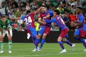 Jordi Alba đã giúp Barcelona sớm giành suất dự Champions League mùa sau.