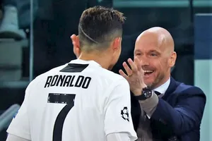 Erik ten Hag từng phấn khích khi gặp Cristiano Ronaldo sau một trận Chamions League đối đầu Juventus.