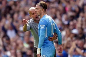Lối chơi bản năng của Jack Grealish sẽ còn gặp thách thức với HLV Pep Guardiola.