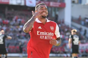 Tiền đạo Gabriel Jesus ghi 2 bàn trong trận đấu đầu tiên cho Pháo thủ.