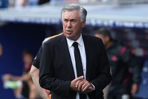 HLV Carlo Ancelotti có vẻ rất tin tưởng vào đội hình đã thắng cú đúp danh giá mùa qua.