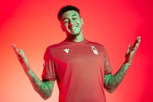 Jesse Lingard bất ngờ gia nhập tân binh Nottingham Forest theo dạng tự do.