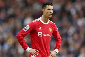 Cristiano Ronaldo trở lại Anh đàm phán với Man.United về tương lai. Ảnh: Getty Images