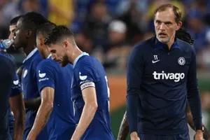 HLV Thomas Tuchel nổi giận khi Chelsea bị Arsenal vùi dập 4-0. 
