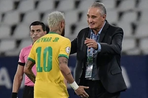 HLV Tite đầy tự tin với chất lượng hàng công được dẫn dắt bởi Neymar.