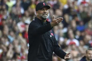 HLV Jurgen Klopp thừa nhận Liverpool không thể cạnh tranh chức vô địch.