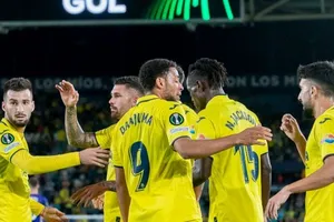 Villarreal giữ thành tích 100% và là đội đầu tiên giành suất vào vòng 1/8.