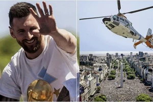 Lionel Messi và đồng đội phải thoát khỏi lễ ăn mừng… bằng trực thăng.