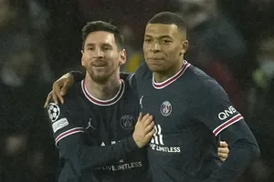 L’Equipe lựa chọn những ngôi sao xuất chúng như Kylian Mbappe và Lionel Messi.