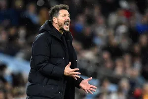 HLV Diego Simeone cho biết ông phải là người chịu trách nhiệm về khởi đầu tệ hại của CLB.