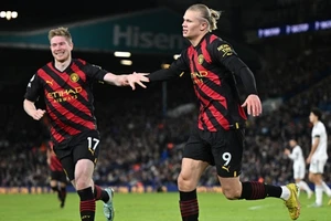 Erling Haaland ghi cú đúp bàn thắng giúp Man.City đánh bại Leeds United 3-1.