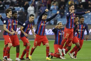 Barcelona giành chiến thắng 4-2 trong loạt sút luân lưu trước Real Betis.