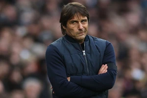 HLV Conte được tin tưởng nhờ khả năng truyền cảm hứng, nhưng kết quả là chẳng có thứ bóng đá giàu cảm xúc nào cả.