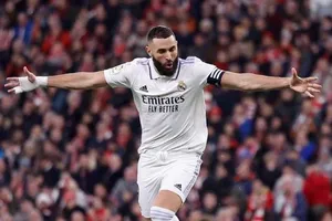 Karim Benzema dường như đã hoàn toàn gạt bỏ nỗi thất vọng World Cup. 