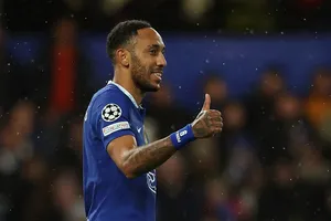 Tiền đạo Pierre-Emerick Aubameyang bị loại khỏi đội hình tham dự vòng knock-out Champions League.