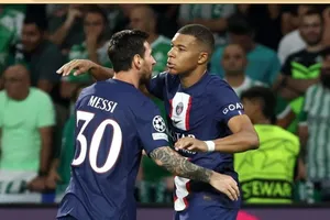 Đội hình 3-5-2 của PSG đang tận dụng tối đa Lionel Messi và Kylian Mbappe ở tuyến trên.