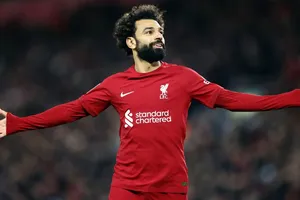 Mohamed Salah vượt qua kỷ lục cũ của huyền thoại Robbie Fowler dù chơi ít hơn 61 trận.
