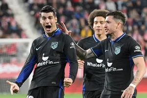 Alvaro Morata ăn mừng bàn thắng duy nhất cho Atletico Madrid.