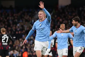 Erling Haaland có đêm đáng nhớ nhất sự nghiệp khi ghi 5 bàn thắng để ghi tên vào lịch sử.