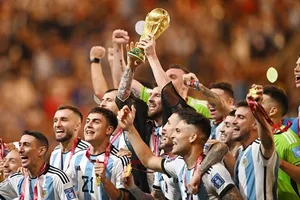 Những người hùng World Cup của tuyển Argentina được chào đón một cách khó tin. 