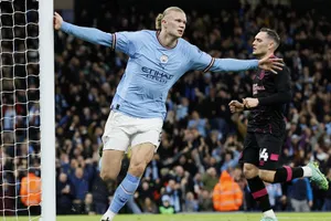 Tiền đạo Erling Haaland tiếp tục phong độ ghi bàn không thể ngăn cản.