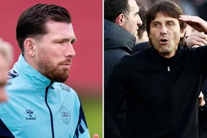 Pierre-Emile Hojbjerg là cầu thủ đầu tiên của Tottenham phản ứng công khai về phát biểu của HLV Antonio Conte.
