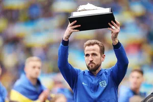 Harry Kane đã vượt qua Wayne Rooney để trở thành cầu thủ ghi nhiều bàn thắng nhất mọi thời đại cho đội tuyển Anh.