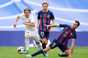 Luka Modric vẫn đang rất xuất sắc đóng góp vào thành công của Real Madrid.