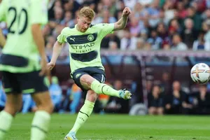 Kevin De Bruyne xứng danh “vua kiến tạo” khi chạm cột mốc 100 nhanh nhất tại Premier League.