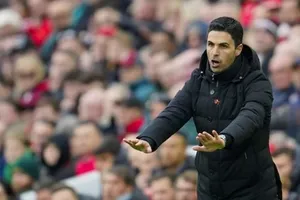 HLV Mikel Arteta tiếc nuối khi Arsenal đánh rơi 2 điểm dù đã dẫn Liverpool 2-0 trong nửa giờ thi đấu đầu tiên.
