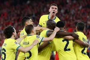 Inter Milan thắng 2-0 tại Benfica để chiếm vị trí thuận lợi có thể lọt vào vòng 4 đội mạnh nhất.