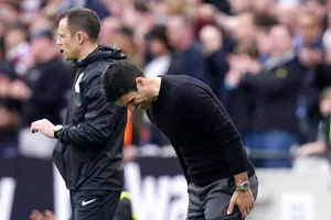 HLV Mikel Arteta tiếc rẻ với lần thứ 2 liên tiếp hoang phí cơ hội chiến thắng.